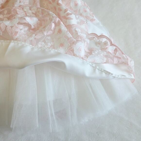 American Princess White Dress Girl Sz 7 Embroidered Florals, Pearls, Flower Girl - Picture 6 of 12